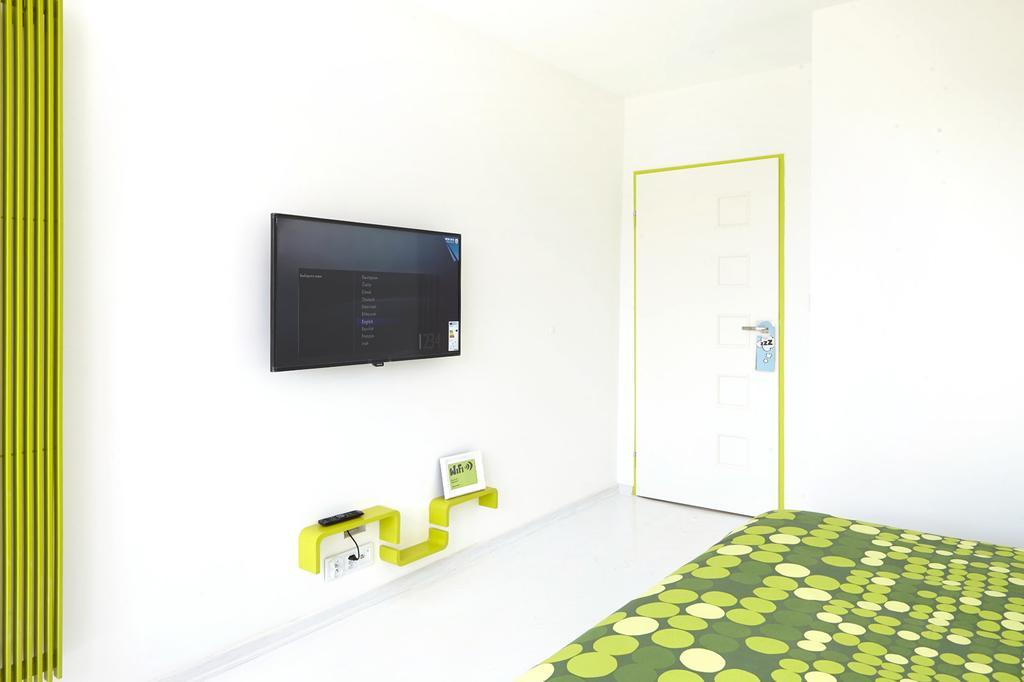 Lovely Sunny Flat In City Center Warsaw Room photo
